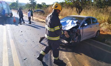 Colisão frontal na BR-020 em Formosa