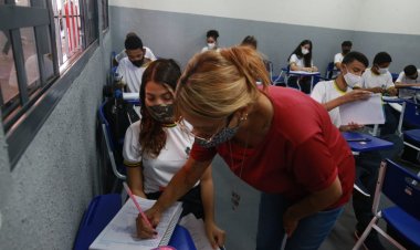 Governo de Goiás concede progressão salarial para mais de 7 mil professores e servidores da Educação