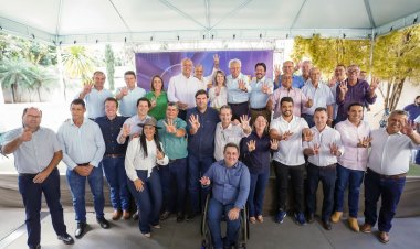Prefeitos destacam investimentos em rodovias e segurança pública ao declararem apoio à reeleição de Caiado