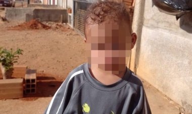 Criança de 02 anos é encontrada abandonada em monte de terra durante madrugada