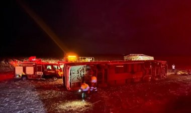 Acidente com ônibus deixa duas pessoas mortas e 50 feridas na BR-153, em Uruaçu