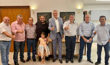 Mais quatro prefeitos do PSDB anunciam apoio à reeleição de Caiado