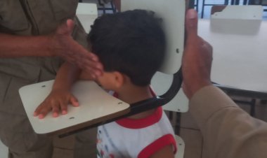 Criança é resgata após ficar com a cabeça presa em cadeira dentro da escola, em Luziânia