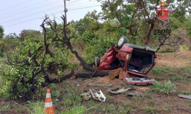 Capotamento na BR-020 ceifa a vida de mulher grávida que foi ejetada do automóvel e de motorista em Planaltina