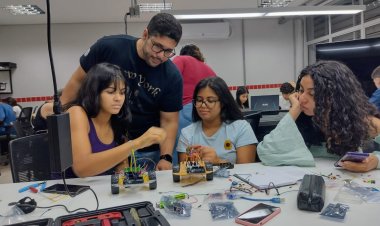Mulheres são maioria em grupo de robótica formado pelo Governo de Goiás