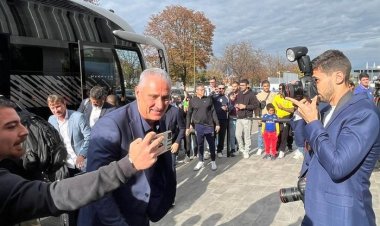 Primeira parte da delegação da Seleção Brasileira desembarca em Turim, na Itália