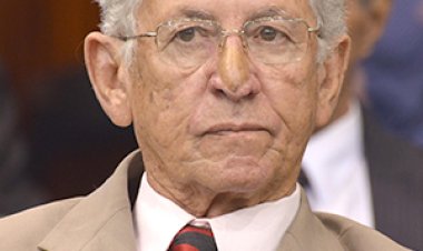 Morreu nesta madrugada, o jornalista, advogado e ex-deputado,   Olinto Meirelles