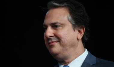 Ministro da Educação anuncia que piso do magistério de 2023 será R$ 4.420; aumento é de 15%