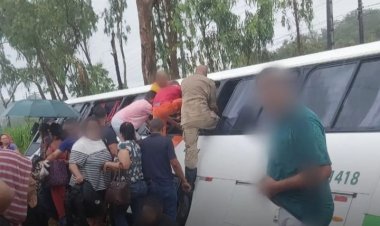Ônibus que fazia a linha de Brasília a Formosa tomba na BR-020