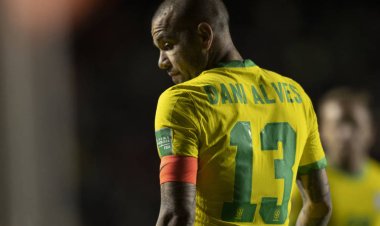 Daniel Alves pode pegar até 15 anos de prisão se for condenado na Espanha, segundo especialista