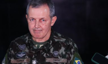 Comandante do Exército diz querer “afastar a política do Exército”
