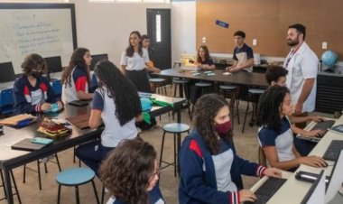 Ministério da Educação anuncia suspensão do novo ensino médio