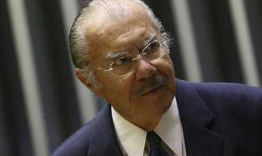 Ex-Presidente José Sarney, de 93 anos, é hospitalizado no Maranhão após sofrer queda em casa