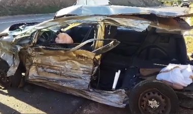 Adolescente de 15 anos morre em colisão entre carro e caminhão na BR-414, em Corumbá de Goiás