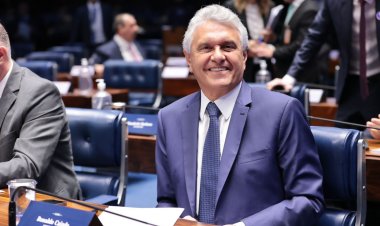 Caiado inaugura unidade profissionalizante, entrega benefícios e anuncia novo cavalhódromo durante aniversário de Pirenópolis