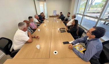 Secretaria do Entorno recebe lideranças de Valparaíso