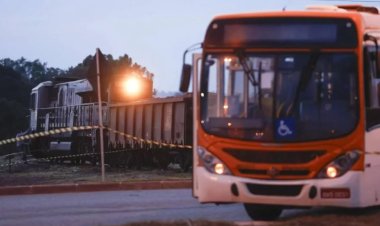 Motorista de ônibus atingido por trem apresenta atestado e não depõe