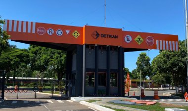 Governador sanciona lei que cria mil cargos para o Detran-GO