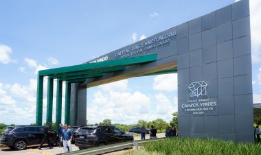 Caiado participa de inauguração de portal que homenageia seu pai em Campos Verdes