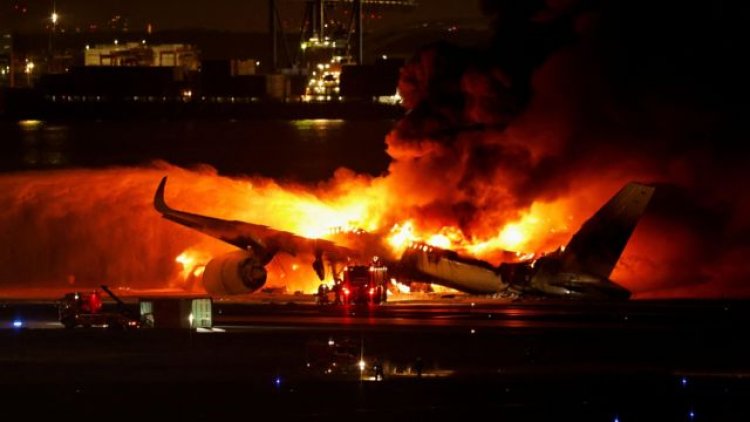 Cinco morrem em colisão entre aviões em aeroporto no Japão