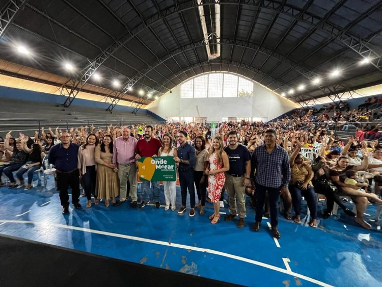 Governo de Goiás beneficia 633 famílias em Formosa com  cartões do Aluguel Social