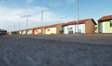 Caiado entrega 40 casas a custo zero em Piranhas