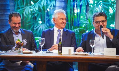 Caiado destaca transformação e crescimento de Goiás durante talk show, em São Paulo