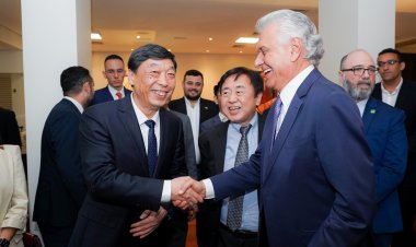 Caiado recebe comitiva chinesa em busca de novos negócios para Goiás