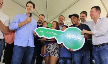 Daniel Vilela entrega 83 casas a custo zero em Águas Lindas e Formosa