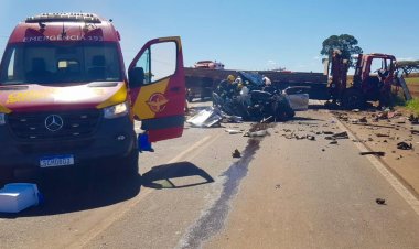 Colisão frontal na DF-100 resulta em duas mortes