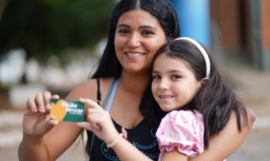 Governo de Goiás entrega quase 2 mil cartões do Aluguel Social no Entorno do DF