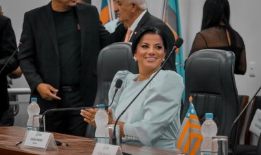Simone Ribeiro toma posse como primeira prefeita eleita de Formosa em cerimônia histórica