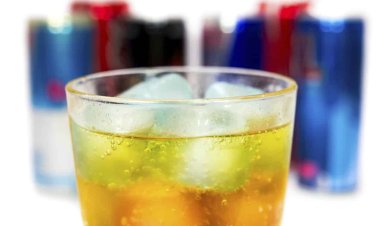 Energético em excesso pode causar ataque cardíaco e morte? Médico explica