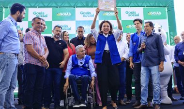 Gracinha Caiado abre Goiás Social em Abadia de Goiás com entrega de benefícios
