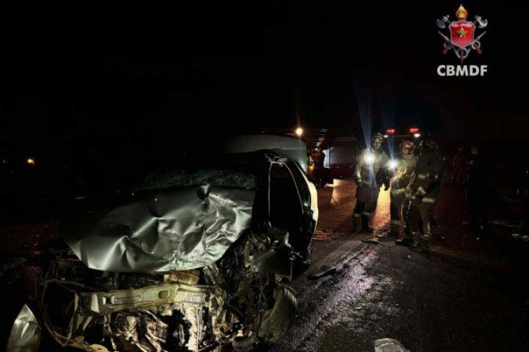 Carro dirigido por menor de idade se envolve em acidente com quatro feridos na DF-128