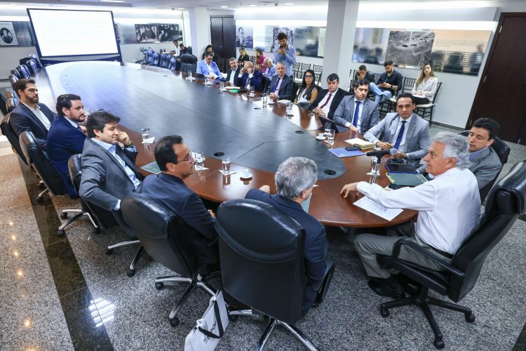 Caiado cobra reação do governo federal contra tarifaço dos Estados Unidos