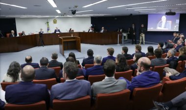 STF encerra primeiro dia do julgamento de Bolsonaro e mais sete réus