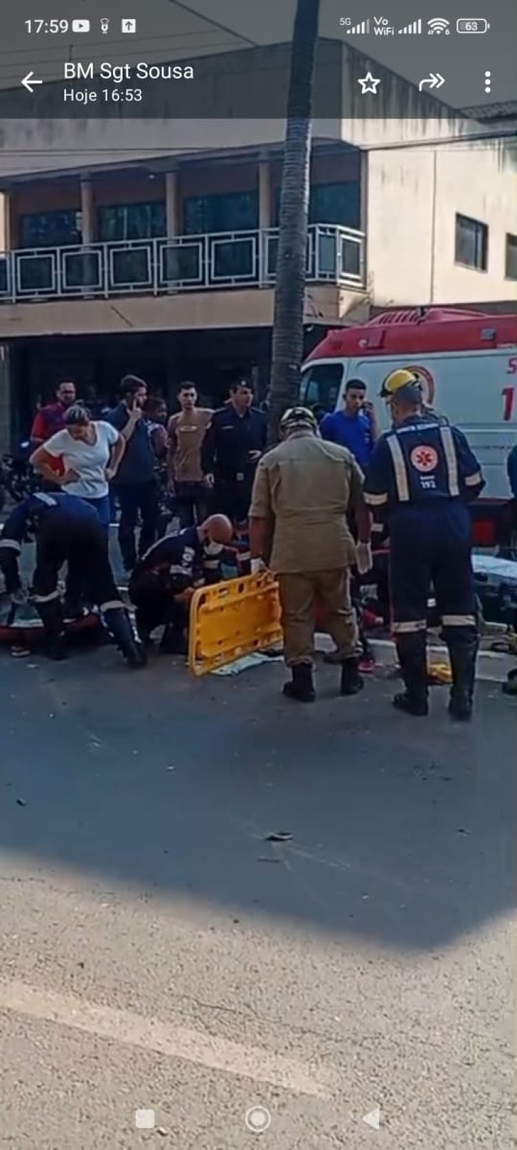 Motociclista fica gravemente ferido após colidir com poste em Formosa