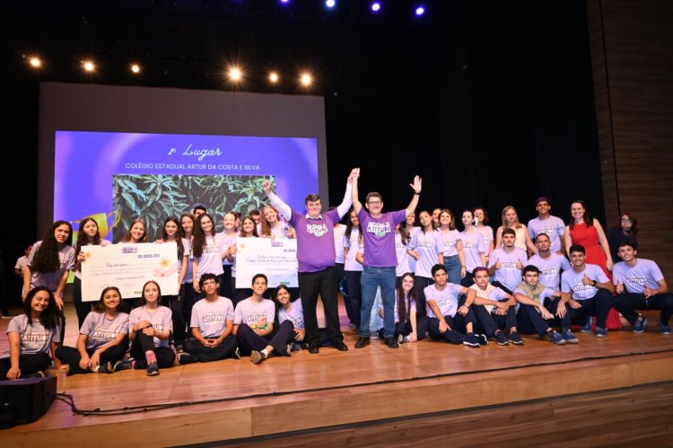 Programa Estudantes de Atitude premia escolas, professores e alunos da rede pública estadual
