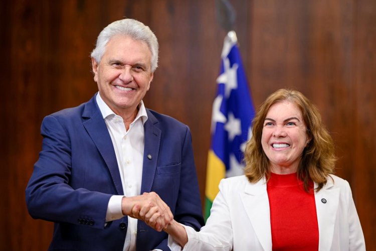 Caiado anuncia bônus para servidores da educação no mês de dezembro