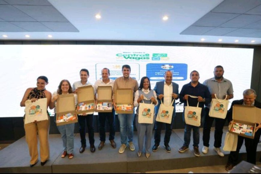 Secretaria de Estado da Educação recebe prefeitos de 114 municípios goianos para entrega de materiais pedagógicos do Programa AlfaMais, nesta quinta-feira (8)