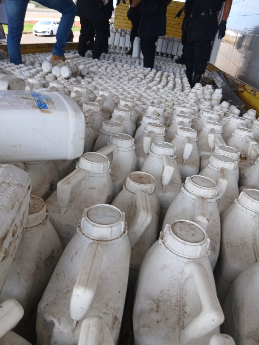 Agrodefesa e Polícia Militar apreendem mais de 1,4 mil embalagens irregulares de agrotóxicos em Catalão