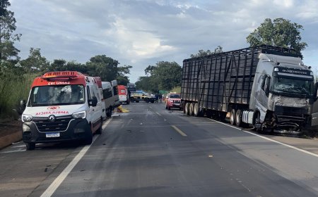 Grave acidente entre van, camionete e caminhão deixa oito mortos na BR-020