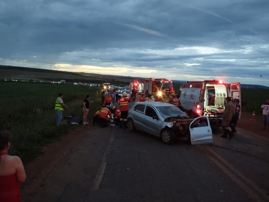 Colisão frontal na GO-430, em Formosa, deixa três feridos após tentativa de ultrapassagem