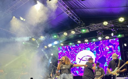 Com apresentação de Colo de Deus, Festa do Divino Espírito Santo reúne milhares de fiéis em Formosa