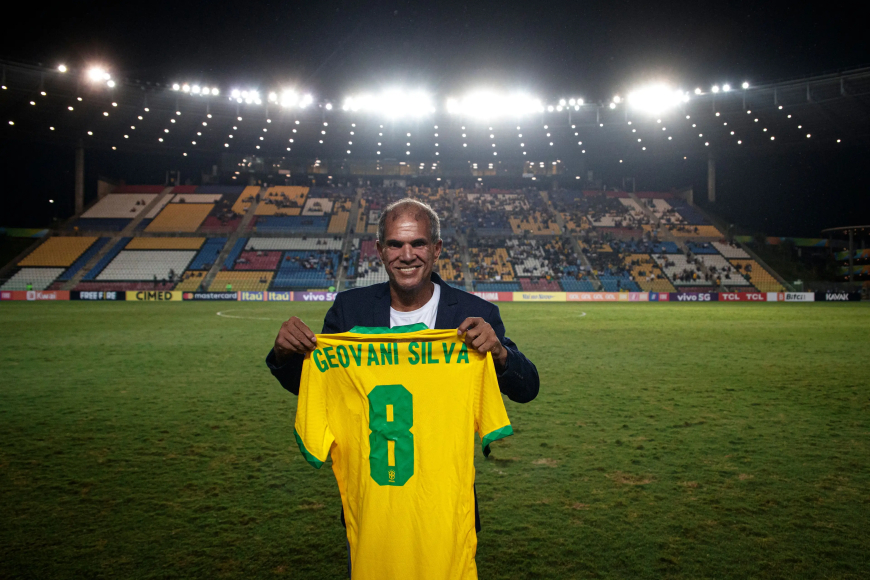 Morre Geovani Silva, ídolo do Vasco e ex-meia da Seleção Brasileira, aos 62 anos