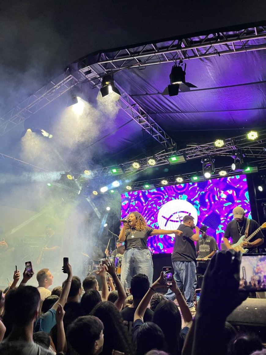 Com apresentação de Colo de Deus, Festa do Divino Espírito Santo reúne milhares de fiéis em Formosa