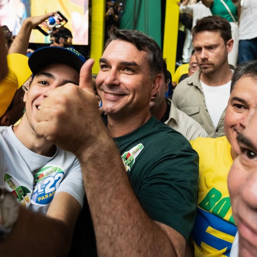 Flávio Bolsonaro, divulgou hoje o primeiro trailer do filme "Dark Horse" em suas redes sociais
