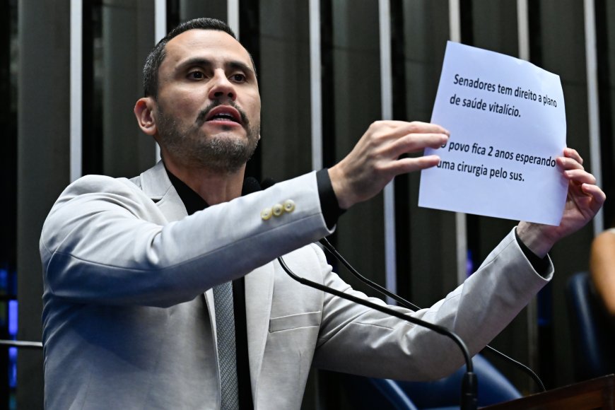 Republicanos avalia candidatura de Cleitinho ao Planalto após desgaste de Flávio Bolsonaro