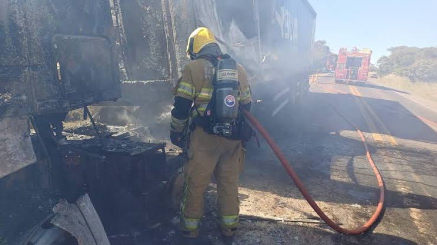 Corpo de Bombeiros atualiza ocorrência de incêndio em carreta na BR-020
